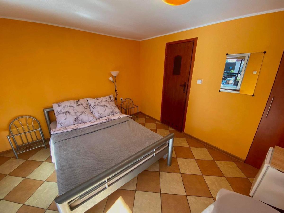 Pokoje Goscinne Marcin Leba Exterior photo